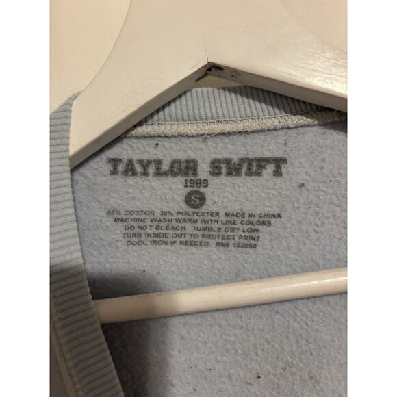 Taylor Swift Sweatshirt Small Gray 1989 Crew Neck Gray - Picture 4 of 9